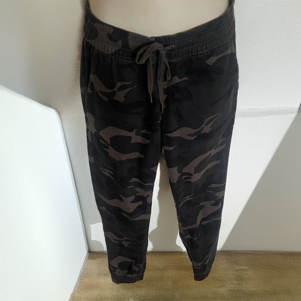 Design Lab Camo Joggers with Pockets Elastic Waist XS